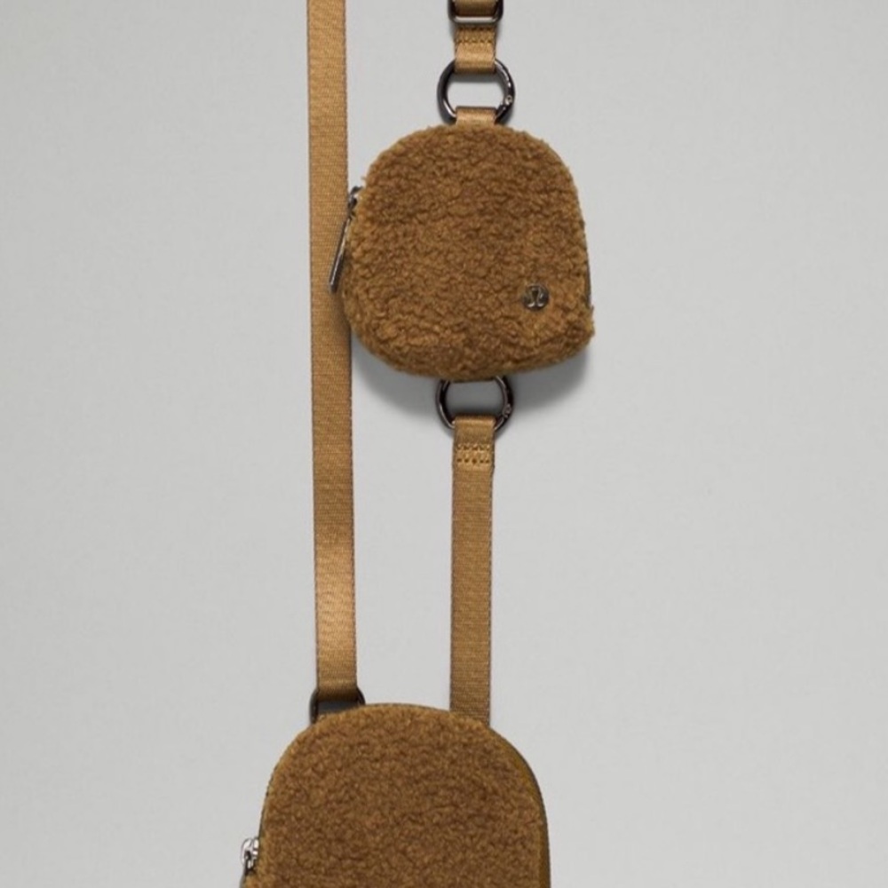 New Without Tags Modular Cellphone Crossbody Lulu… - image 3